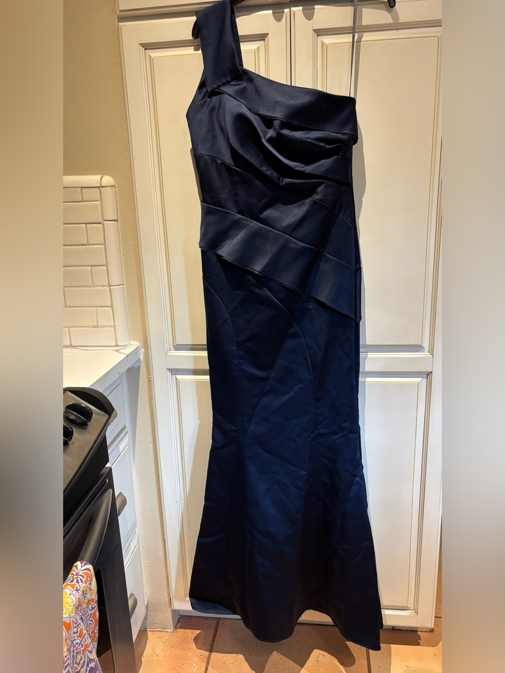 White by Vera Wang long dress size 4 one shoulder